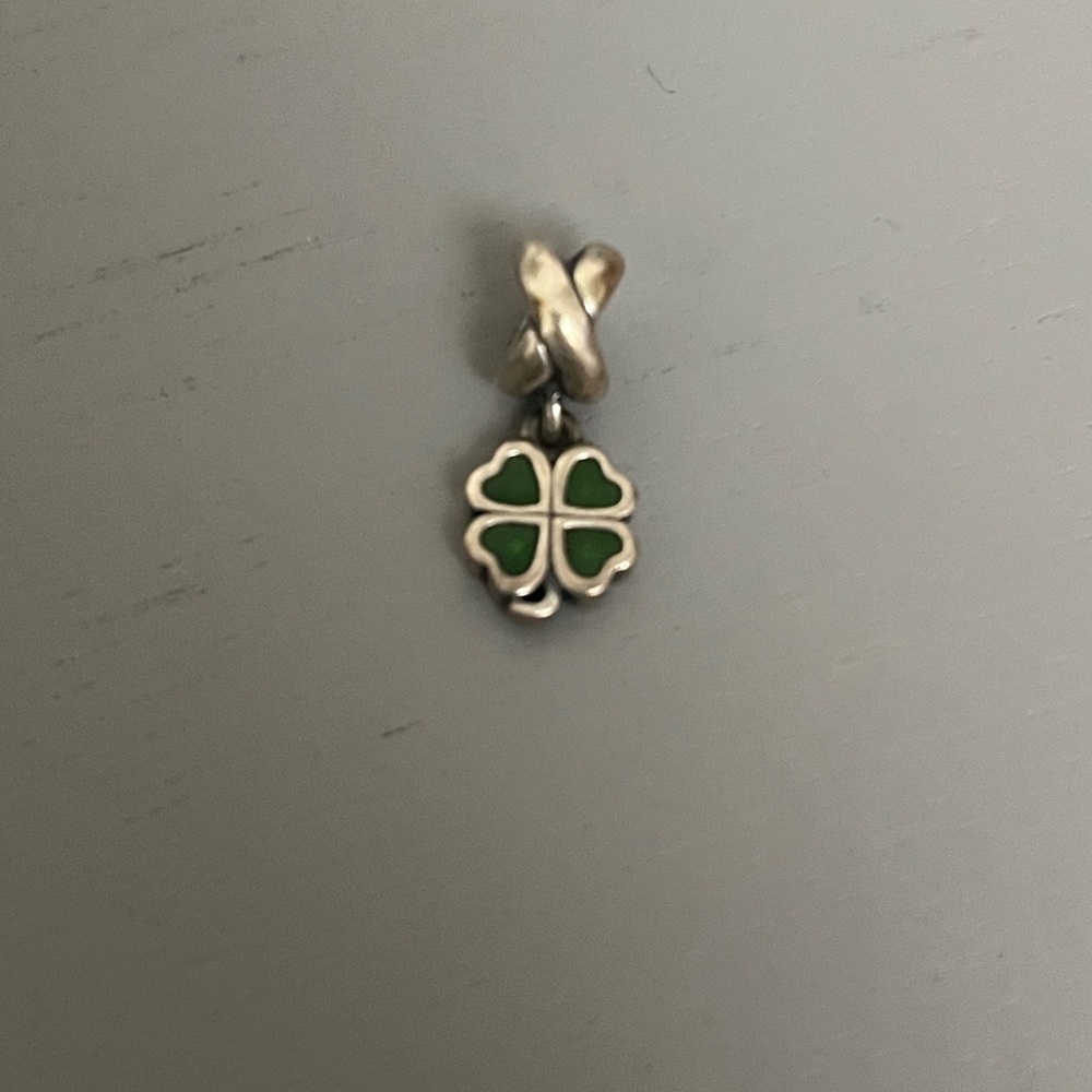 Pandora charm 4 leaf clover